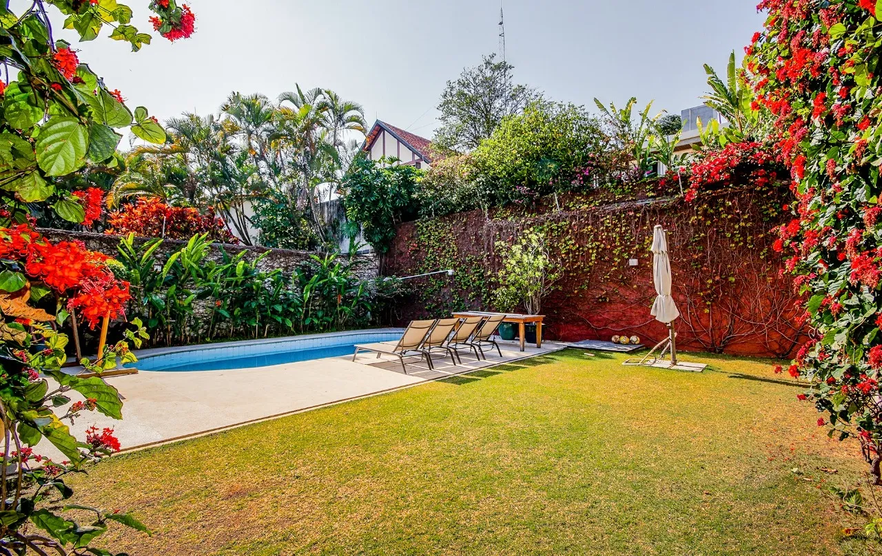 Inspire e respire dias mais verdes e iluminados nesta belíssima casa no Alto de Pinheiros. – 22179