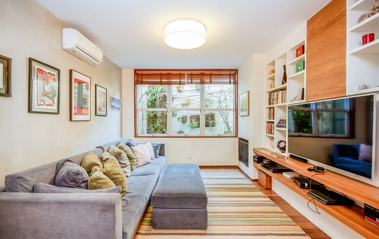 Inspire e respire dias mais verdes e iluminados nesta belíssima casa no Alto de Pinheiros. – 22179