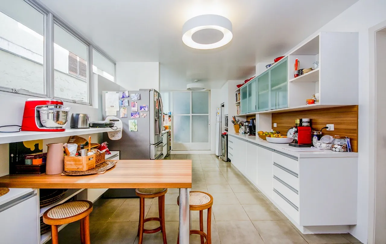 Inspire e respire dias mais verdes e iluminados nesta belíssima casa no Alto de Pinheiros. – 22179