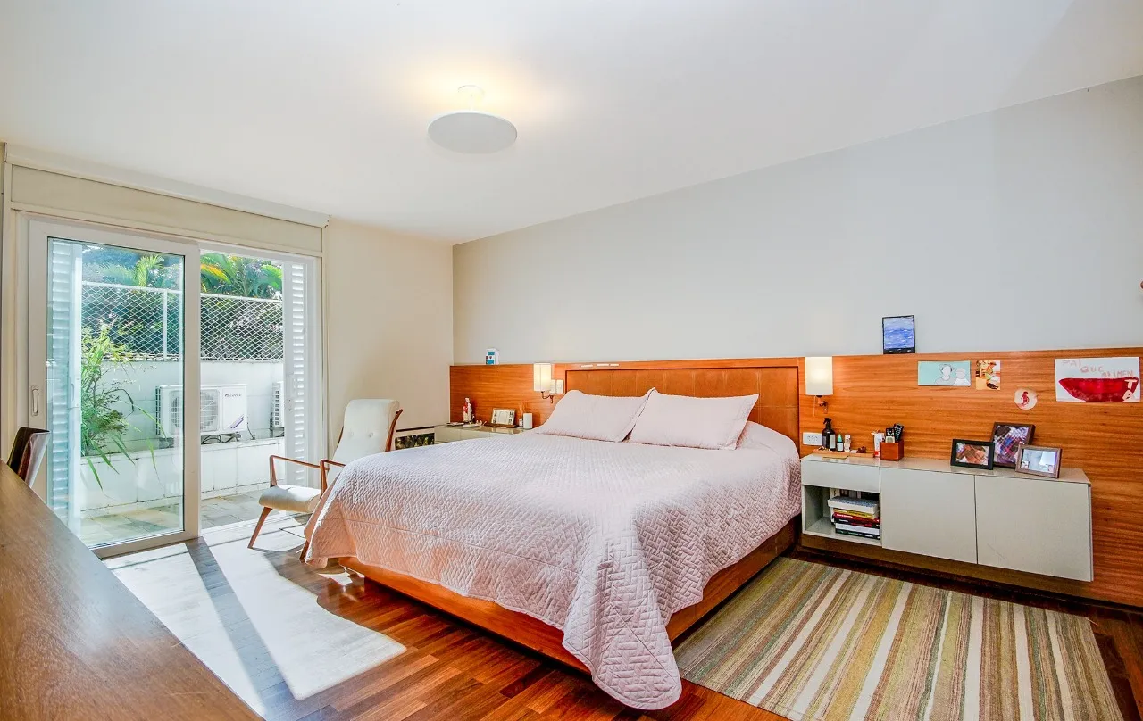 Inspire e respire dias mais verdes e iluminados nesta belíssima casa no Alto de Pinheiros. – 22179