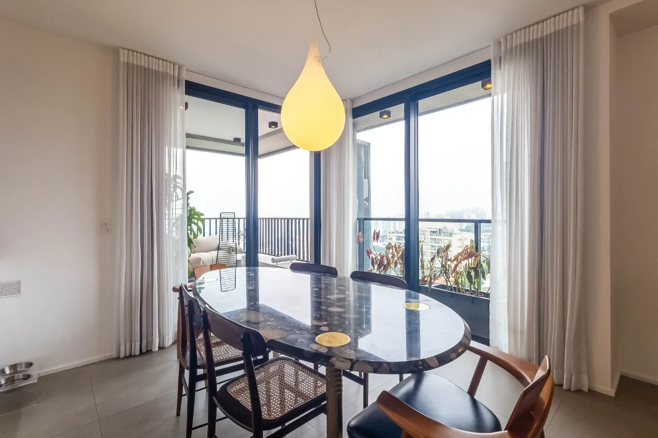 Apartamento com vista livre, muita luz natural e atmosfera leve no coração da Vila Madalena. – 22187