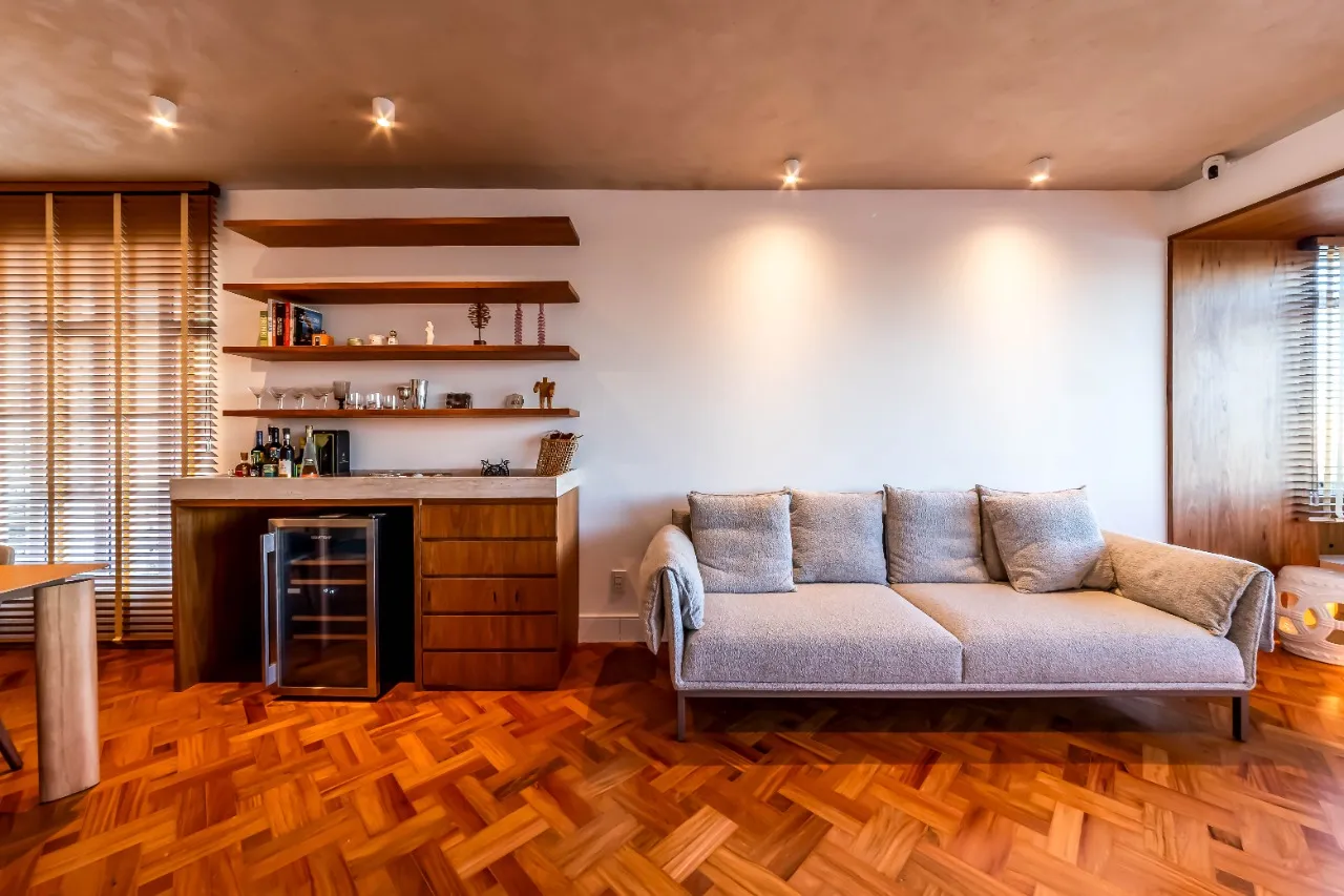 Apartamento reformado, com vista aberta e acabamentos impecáveis para viver Pinheiros com calma. – 22188