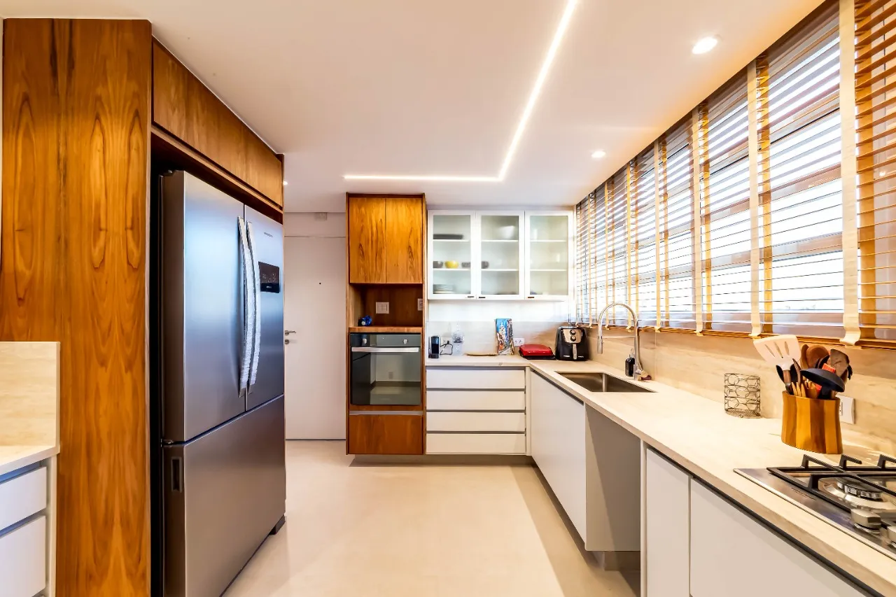 Apartamento reformado, com vista aberta e acabamentos impecáveis para viver Pinheiros com calma. – 22188