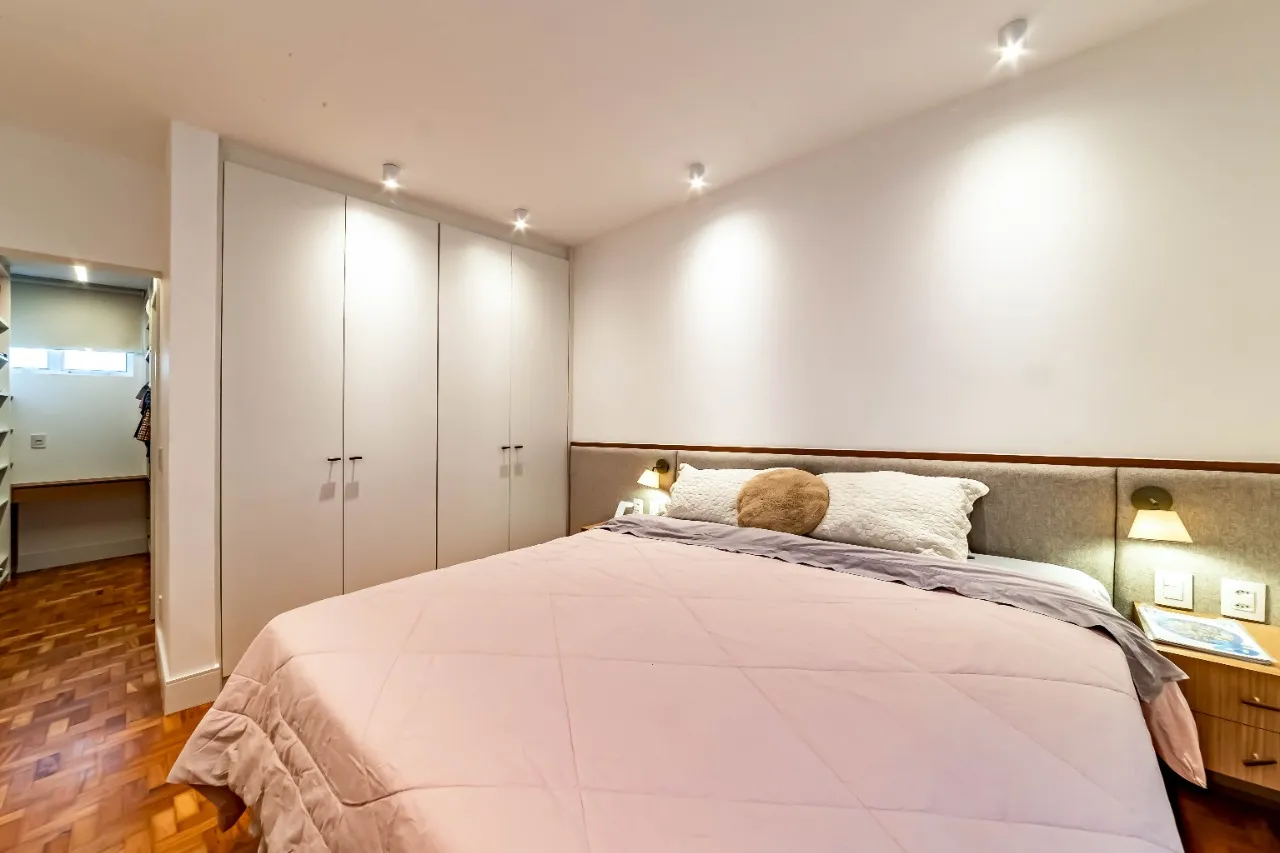 Apartamento reformado, com vista aberta e acabamentos impecáveis para viver Pinheiros com calma. – 22188