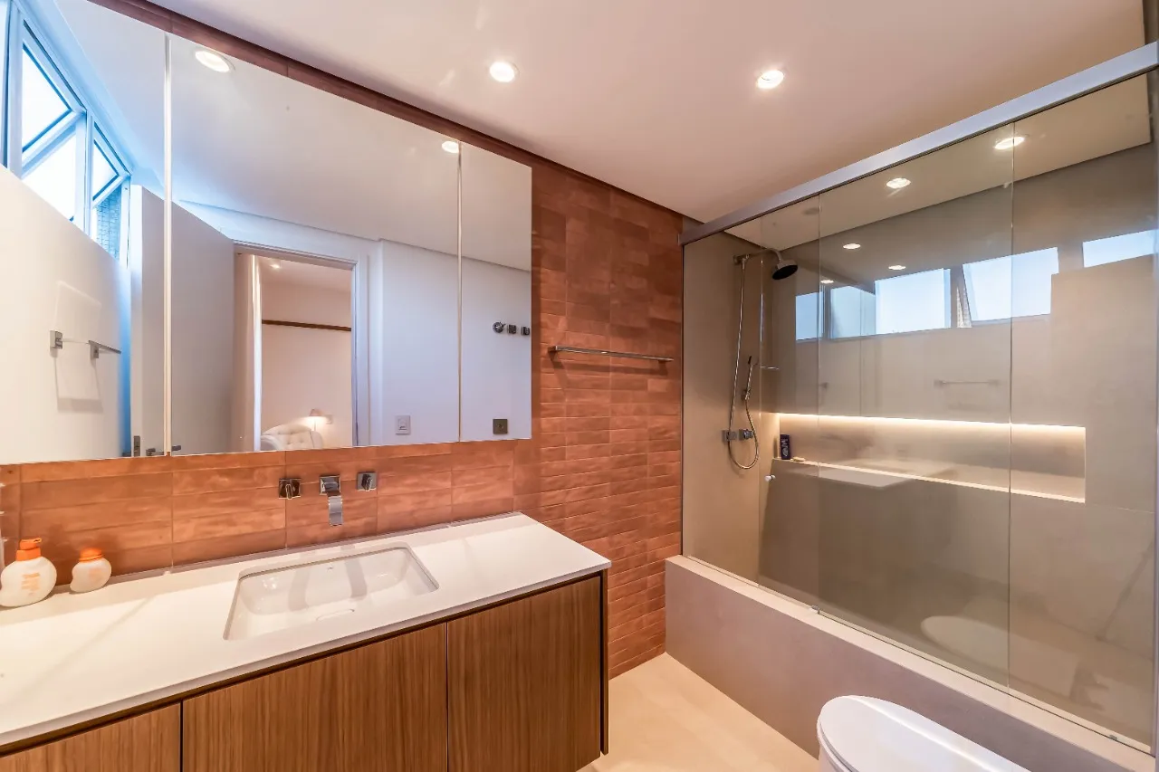 Apartamento reformado, com vista aberta e acabamentos impecáveis para viver Pinheiros com calma. – 22188
