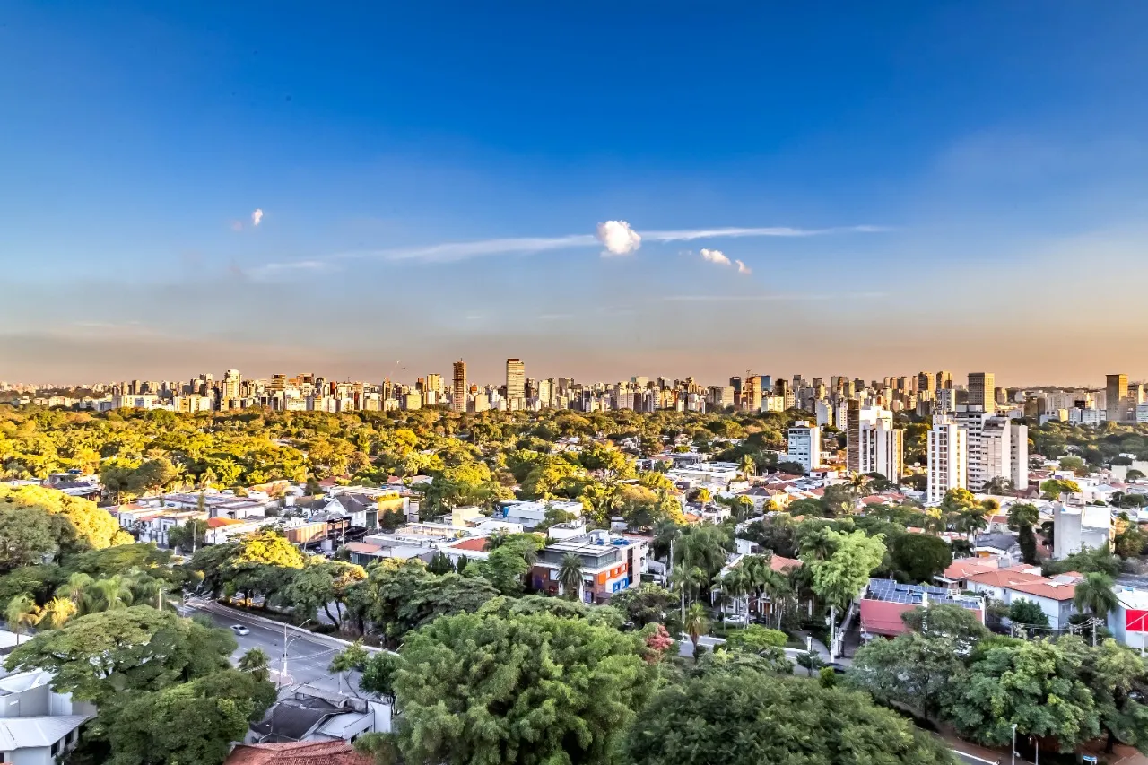 Apartamento reformado, com vista aberta e acabamentos impecáveis para viver Pinheiros com calma. – 22188