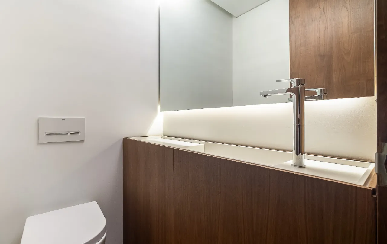 Apartamento com reforma minimalista impecável em edifício icônico de Rino Levi no Itaim Bibi. – 22190