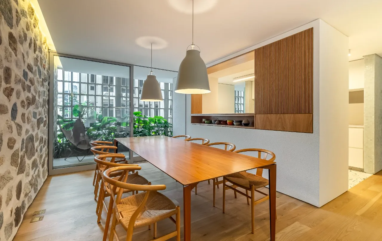 Apartamento com reforma minimalista impecável em edifício icônico de Rino Levi no Itaim Bibi. – 22190