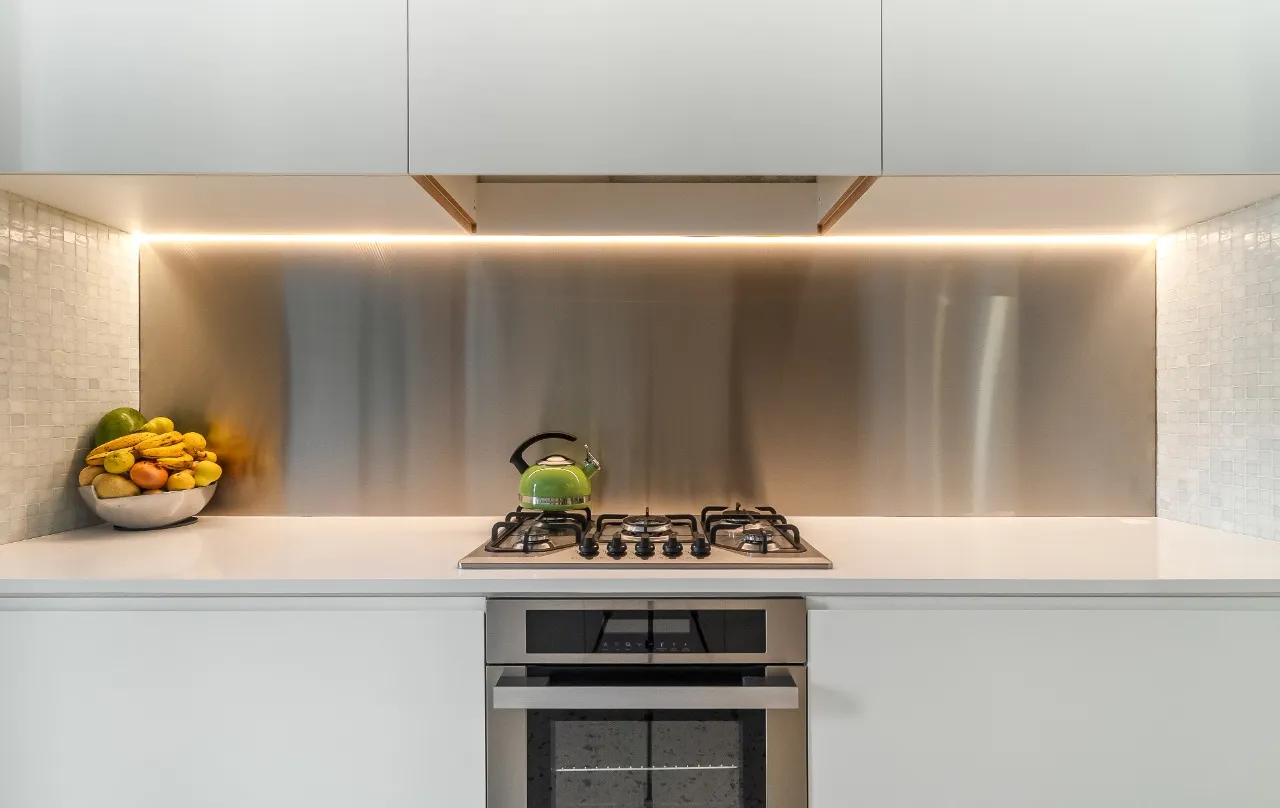 Apartamento com reforma minimalista impecável em edifício icônico de Rino Levi no Itaim Bibi. – 22190