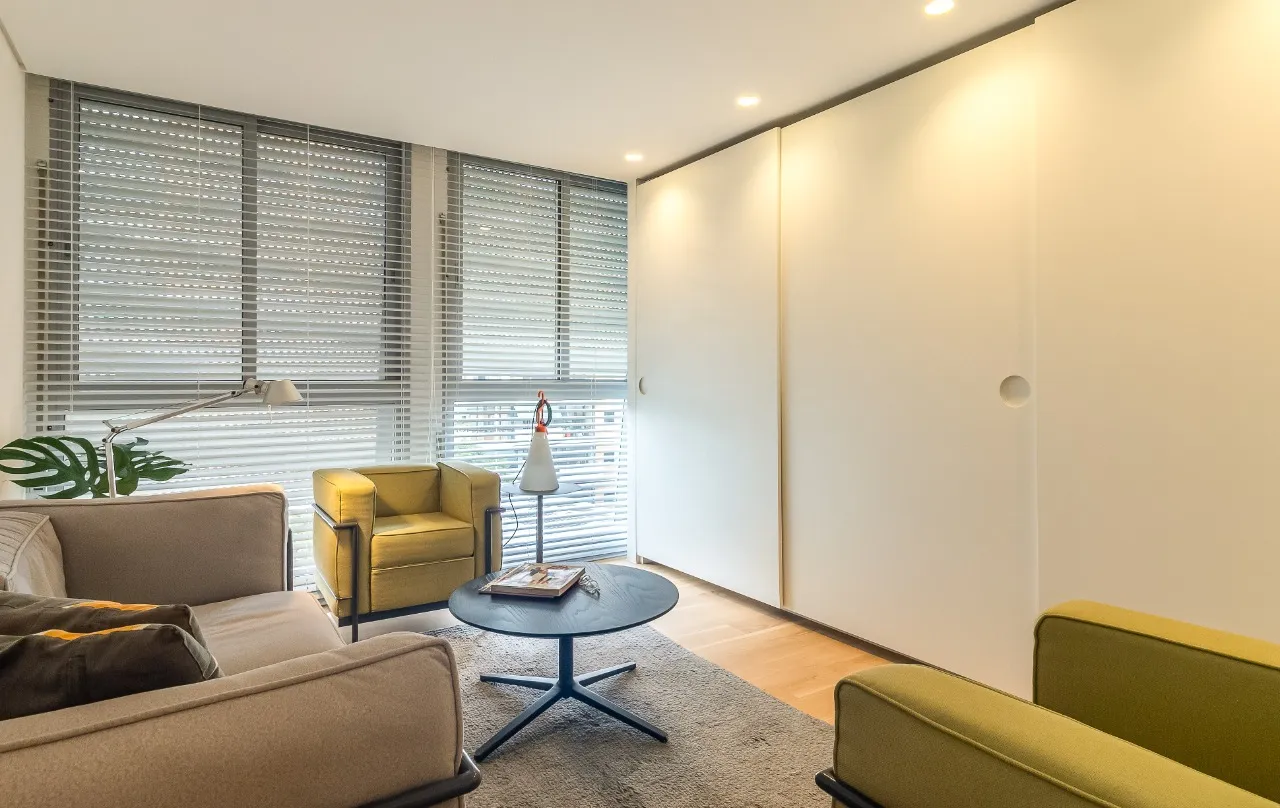 Apartamento com reforma minimalista impecável em edifício icônico de Rino Levi no Itaim Bibi. – 22190