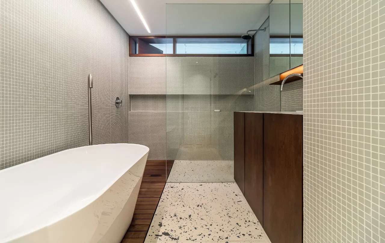 Apartamento com reforma minimalista impecável em edifício icônico de Rino Levi no Itaim Bibi. – 22190