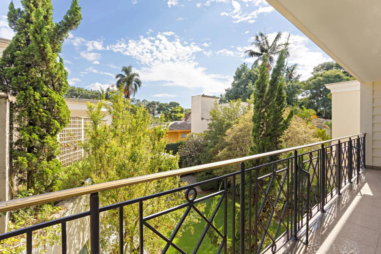 Residência contemporânea reformada na quadra em frente ao Parque Ibirapuera – 22204