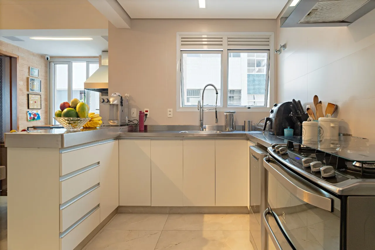 Apartamento com churrasqueira em condominio cobiçado no Jardim América – 22208