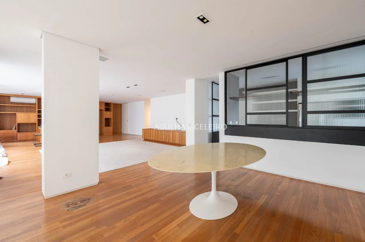 Apartamento espaçoso e com muita luz natural à venda no Jardim América – 22212