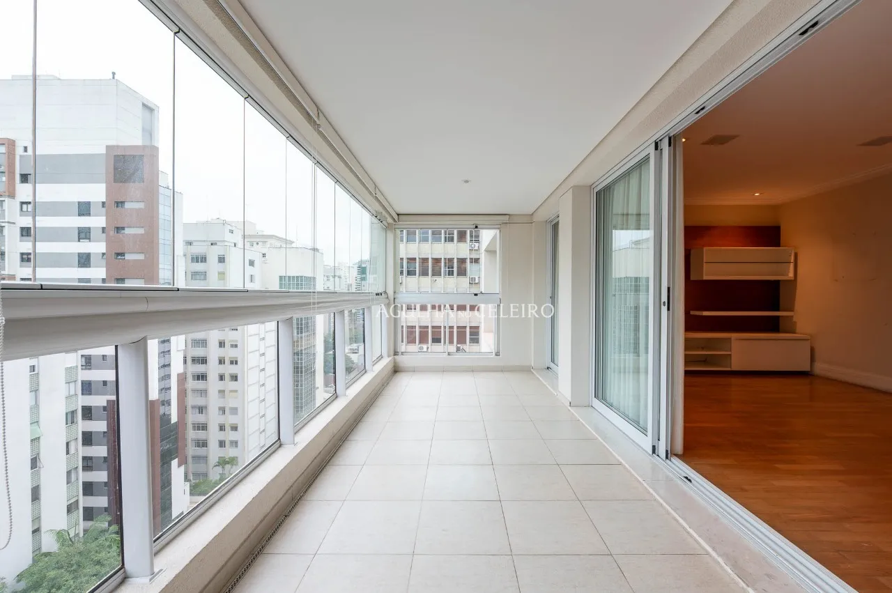 Apartamento ensolarado com varanda e 3 suítes no coração do Jardim Paulista – 22239
