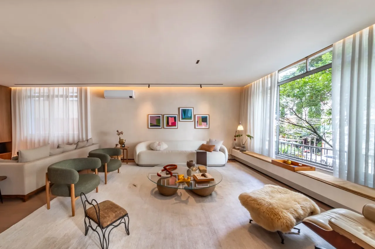 Apartamento reformado com muito espaço à venda no Jardim América. – AP3465