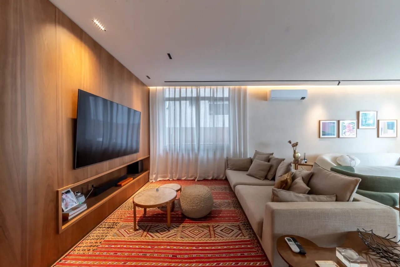 Apartamento reformado com muito espaço à venda no Jardim América. – AP3465