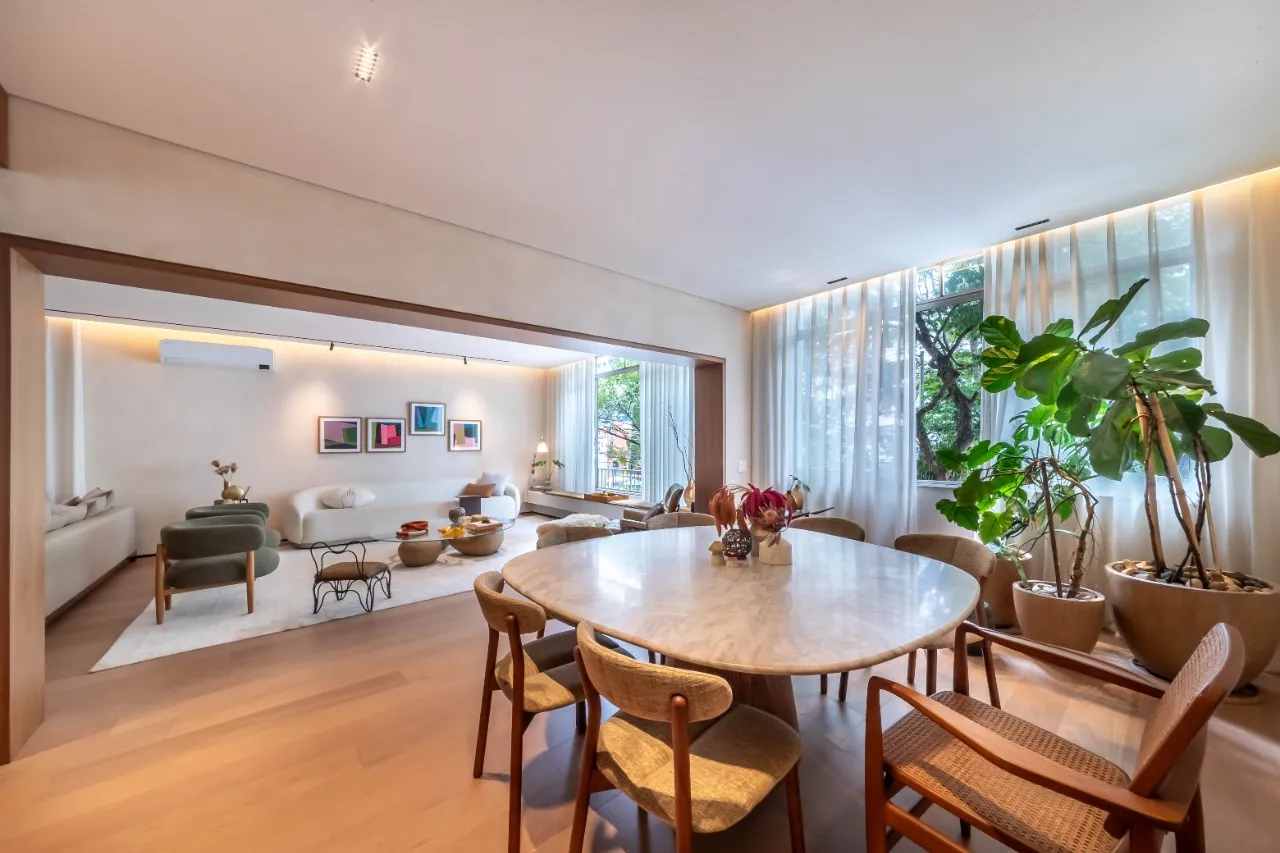 Apartamento reformado com muito espaço à venda no Jardim América. – AP3465