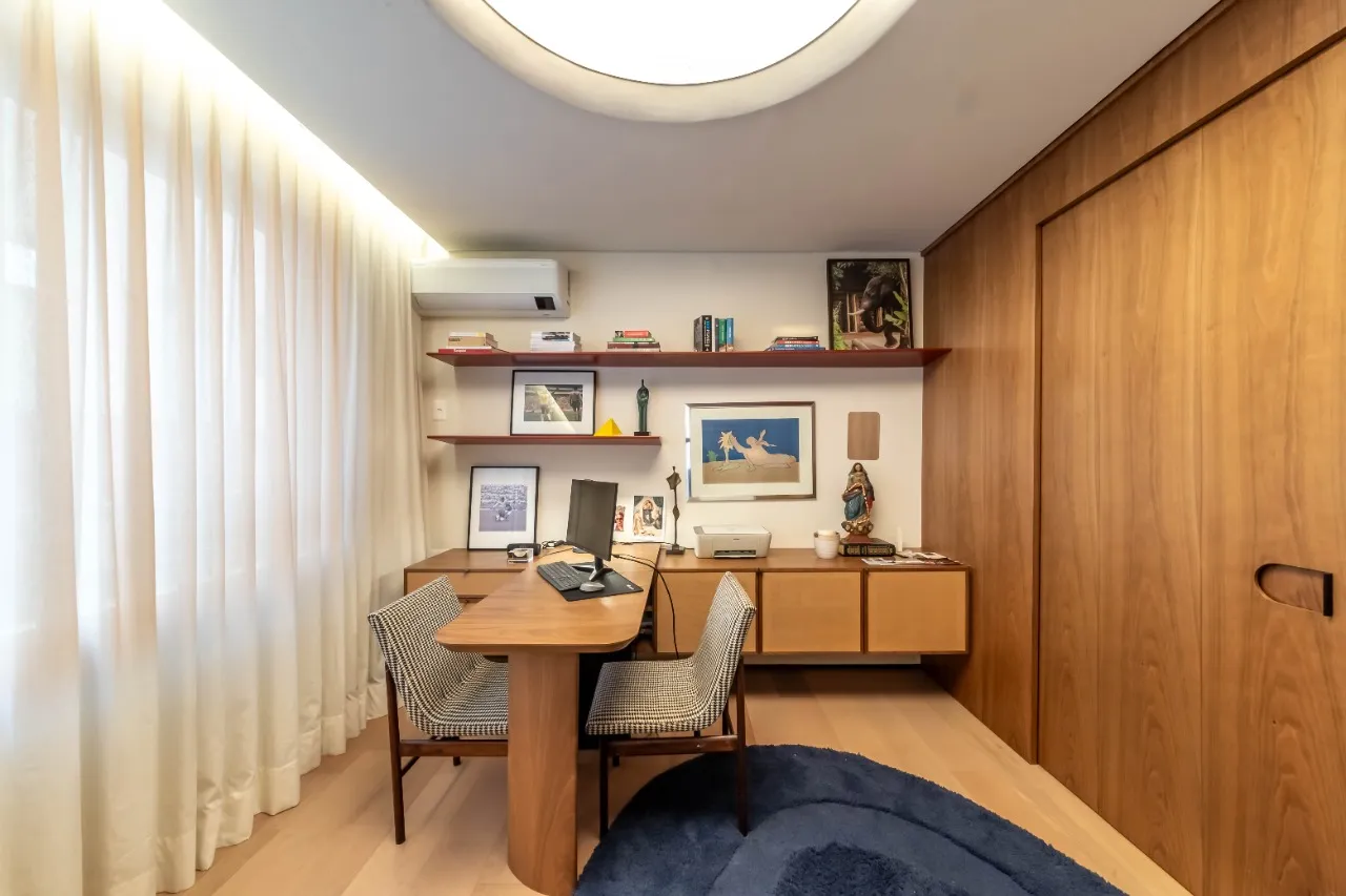 Apartamento reformado com muito espaço à venda no Jardim América. – AP3465