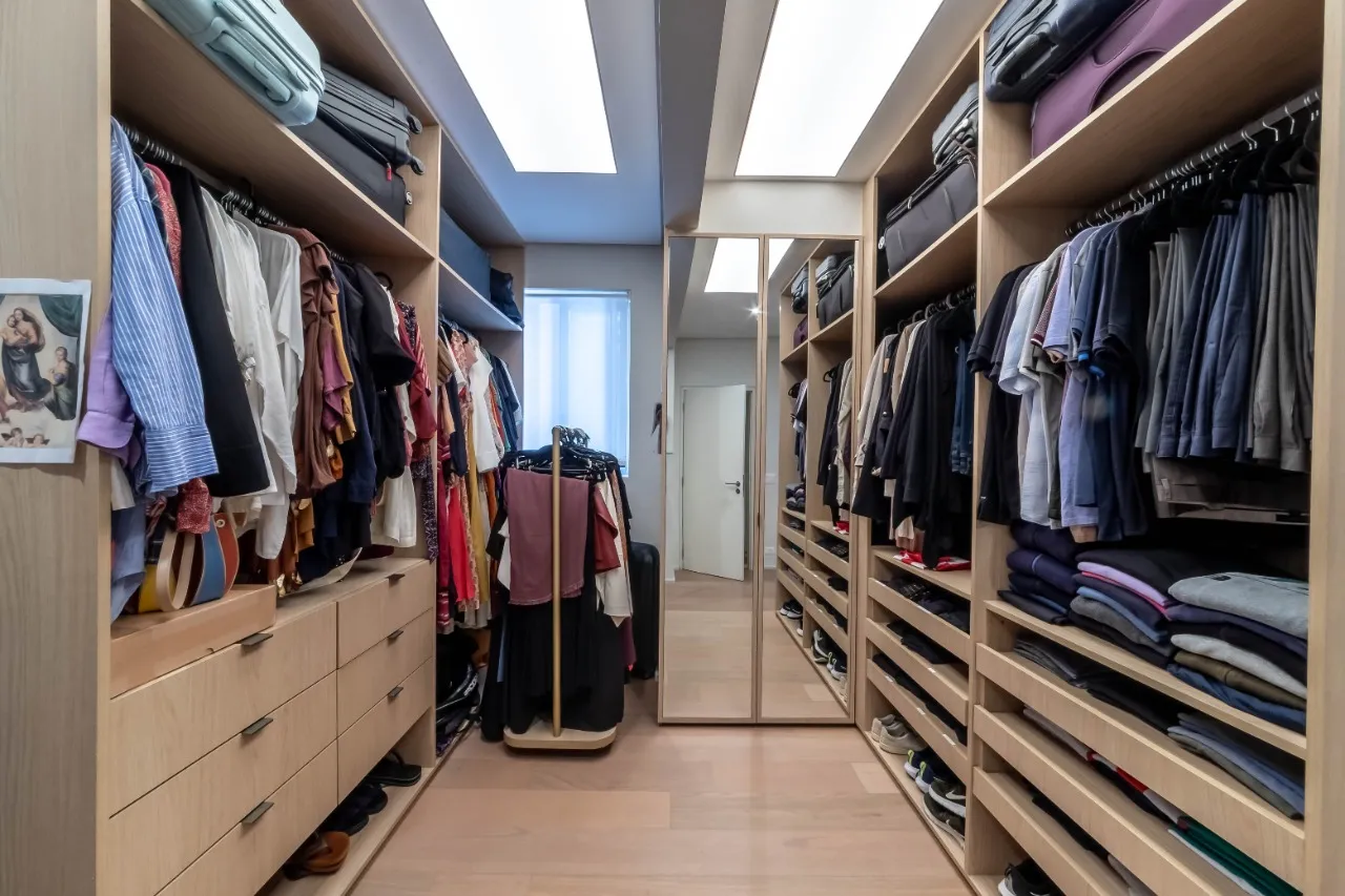 Apartamento reformado com muito espaço à venda no Jardim América. – AP3465