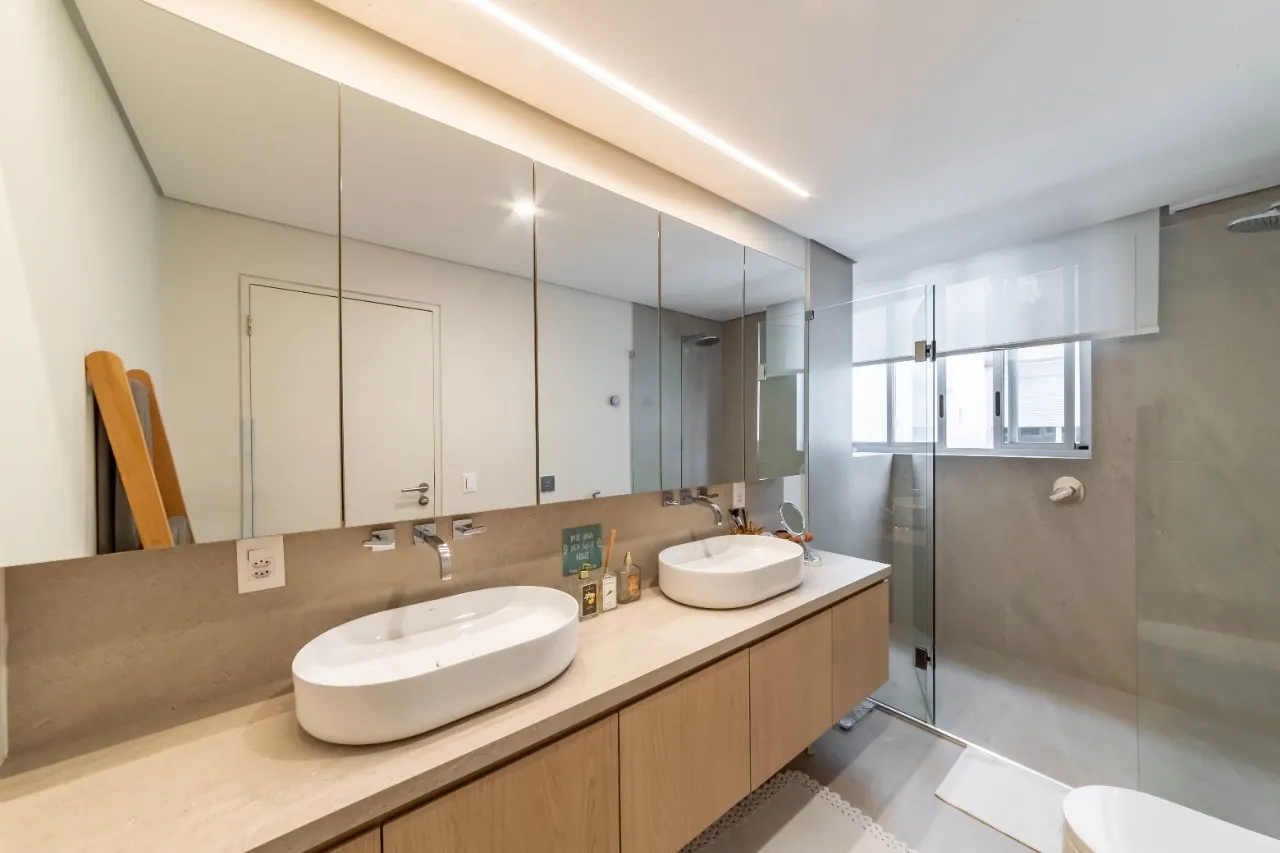Apartamento reformado com muito espaço à venda no Jardim América. – AP3465