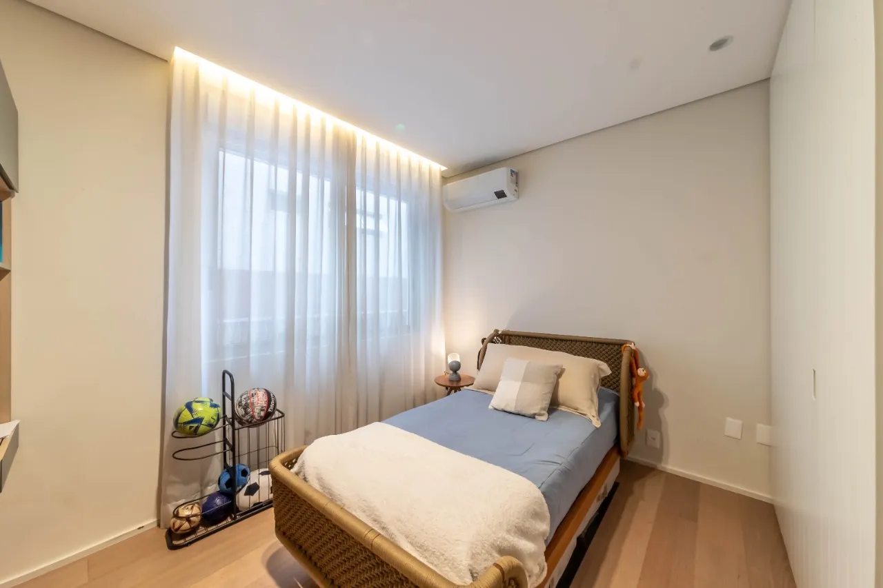 Apartamento reformado com muito espaço à venda no Jardim América. – AP3465