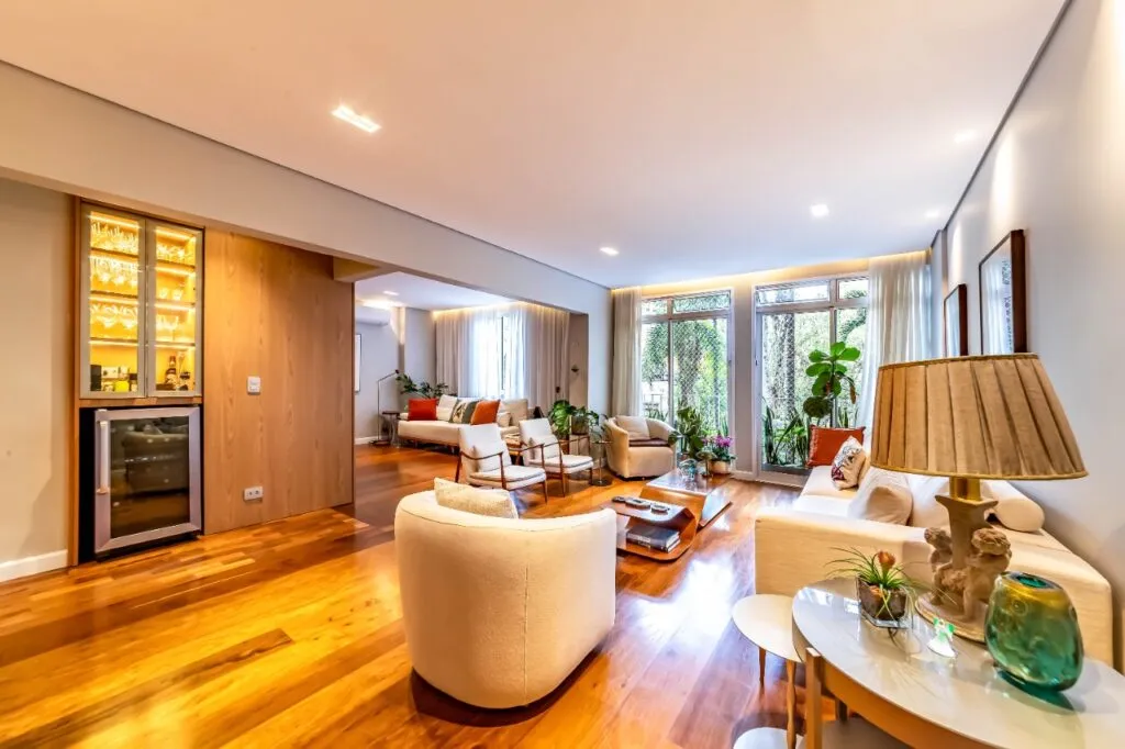 Apartamento Lindenberg reformado, com vista verde e localização especial no coração dos Jardins. – AP4091