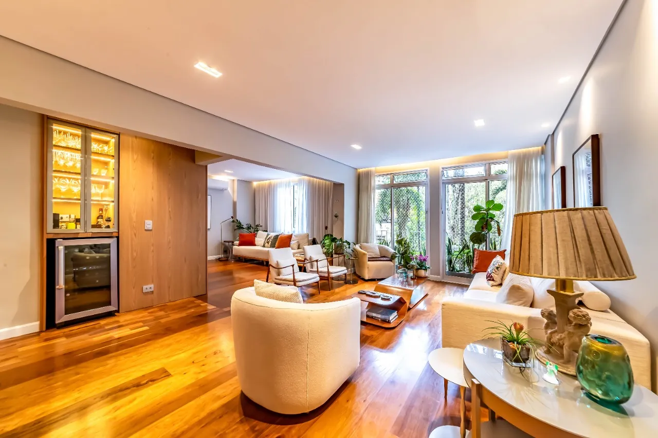 Apartamento Lindenberg reformado, com vista verde e localização especial no coração dos Jardins. – AP4091