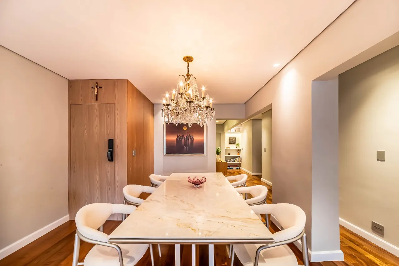 Apartamento Lindenberg reformado, com vista verde e localização especial no coração dos Jardins. – AP4091