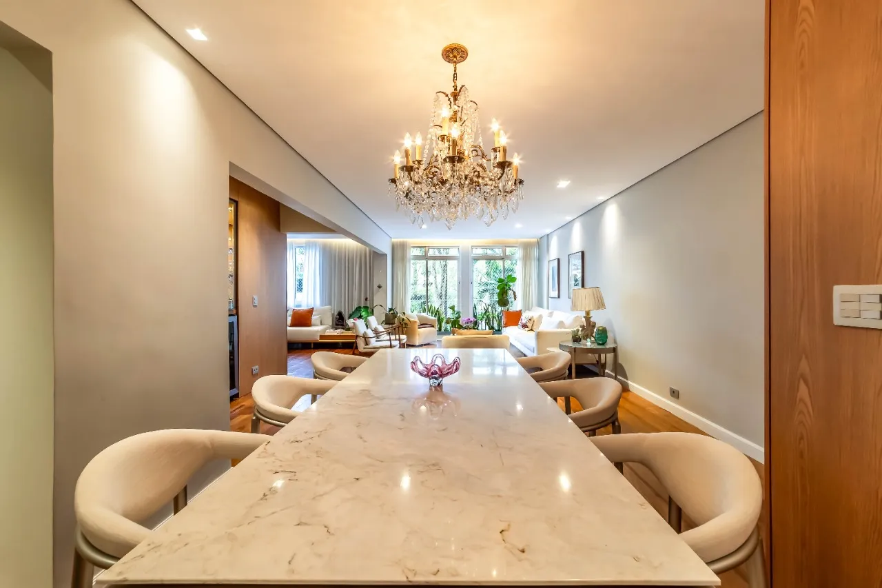 Apartamento Lindenberg reformado, com vista verde e localização especial no coração dos Jardins. – AP4091