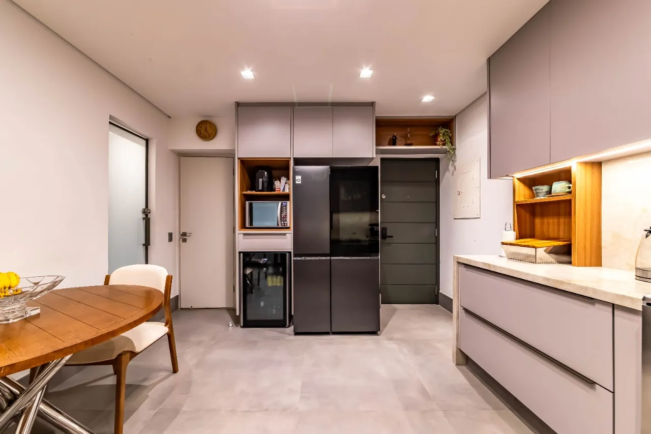 Apartamento Lindenberg reformado, com vista verde e localização especial no coração dos Jardins. – AP4091