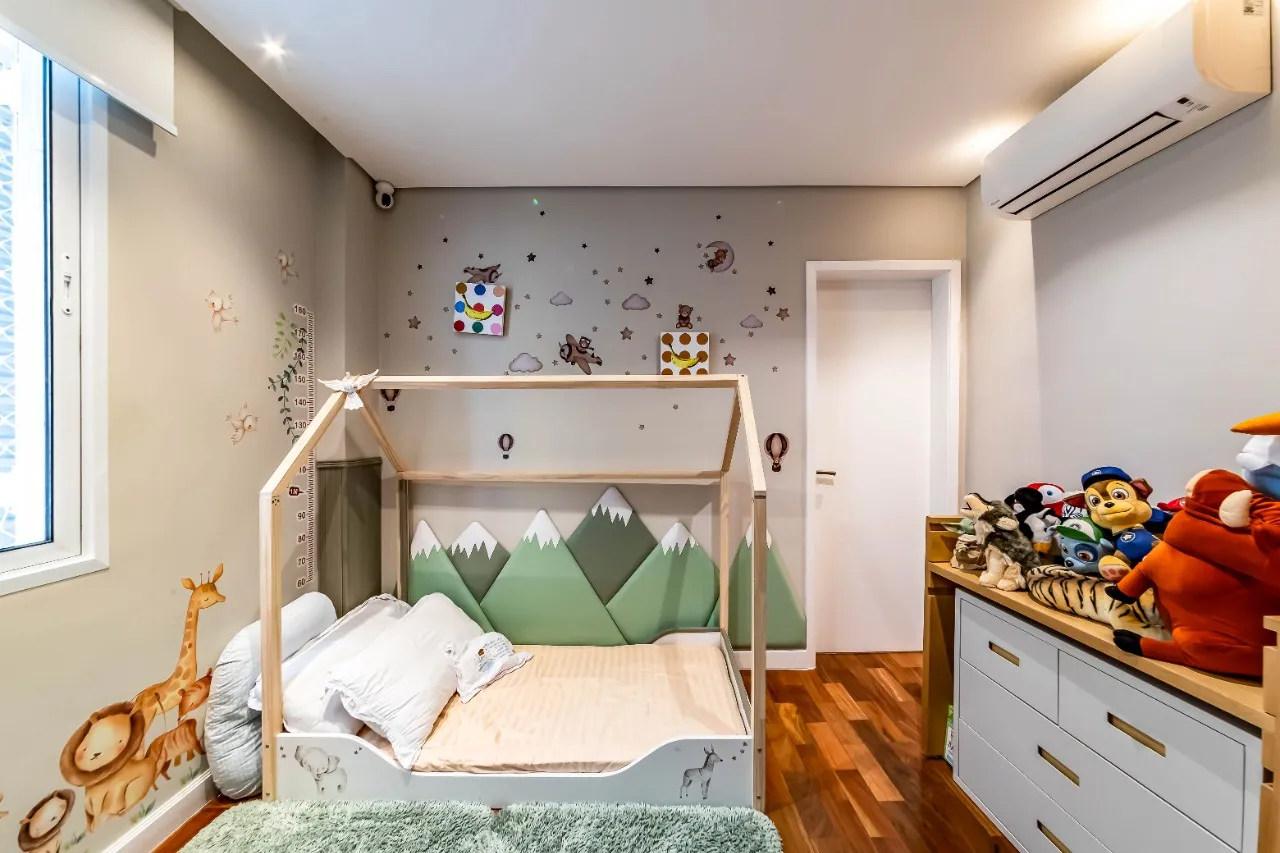 Apartamento Lindenberg reformado, com vista verde e localização especial no coração dos Jardins. – AP4091