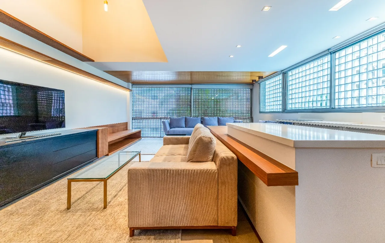 Apartamento duplex incrível, com projeto descolado e planta bem aproveitada, no melhor do Itaim Bibi – AP7430