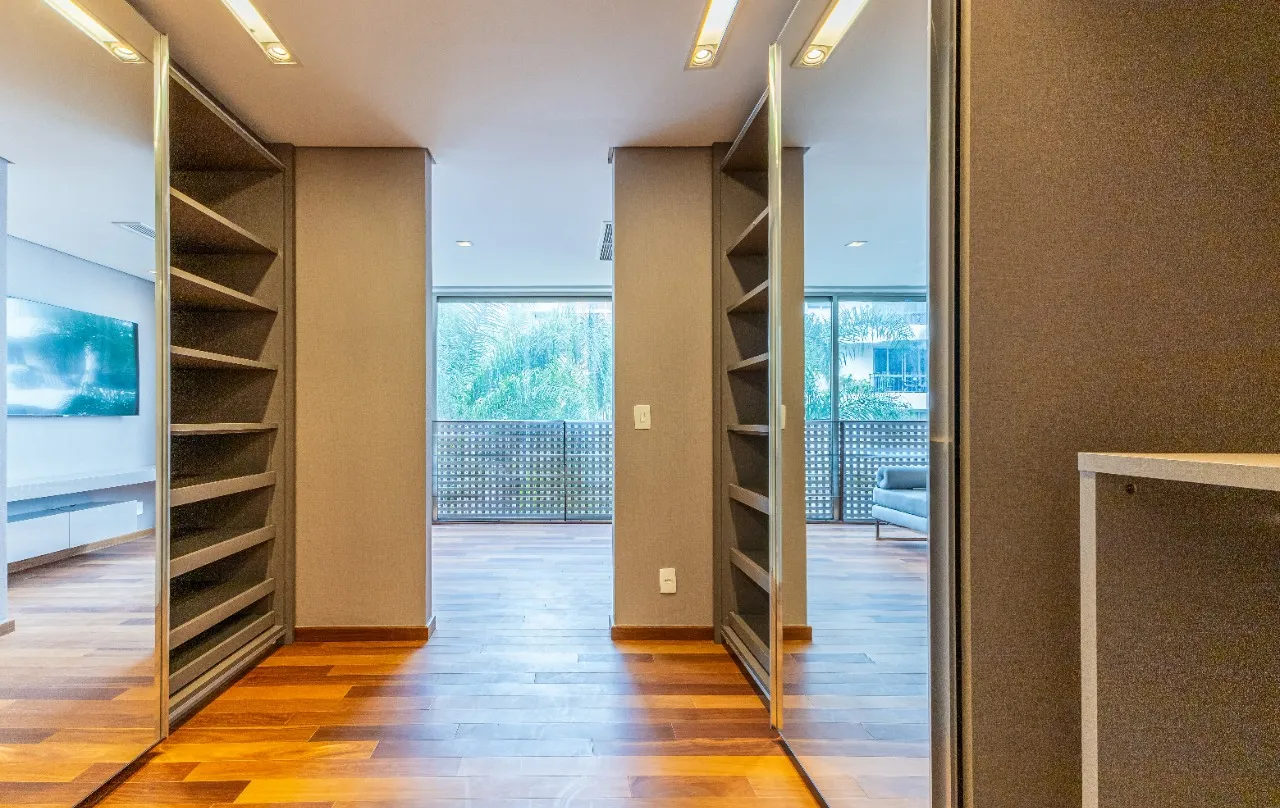 Apartamento duplex incrível, com projeto descolado e planta bem aproveitada, no melhor do Itaim Bibi – AP7430
