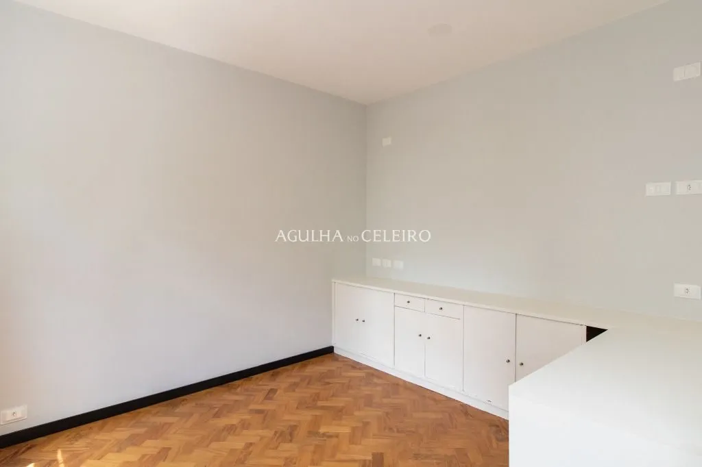 Um delícia de apartamento na parte plana do Jardim América. – AP8504