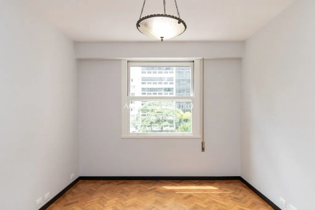 Um delícia de apartamento na parte plana do Jardim América. – AP8504
