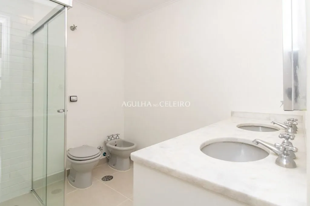 Um delícia de apartamento na parte plana do Jardim América. – AP8504