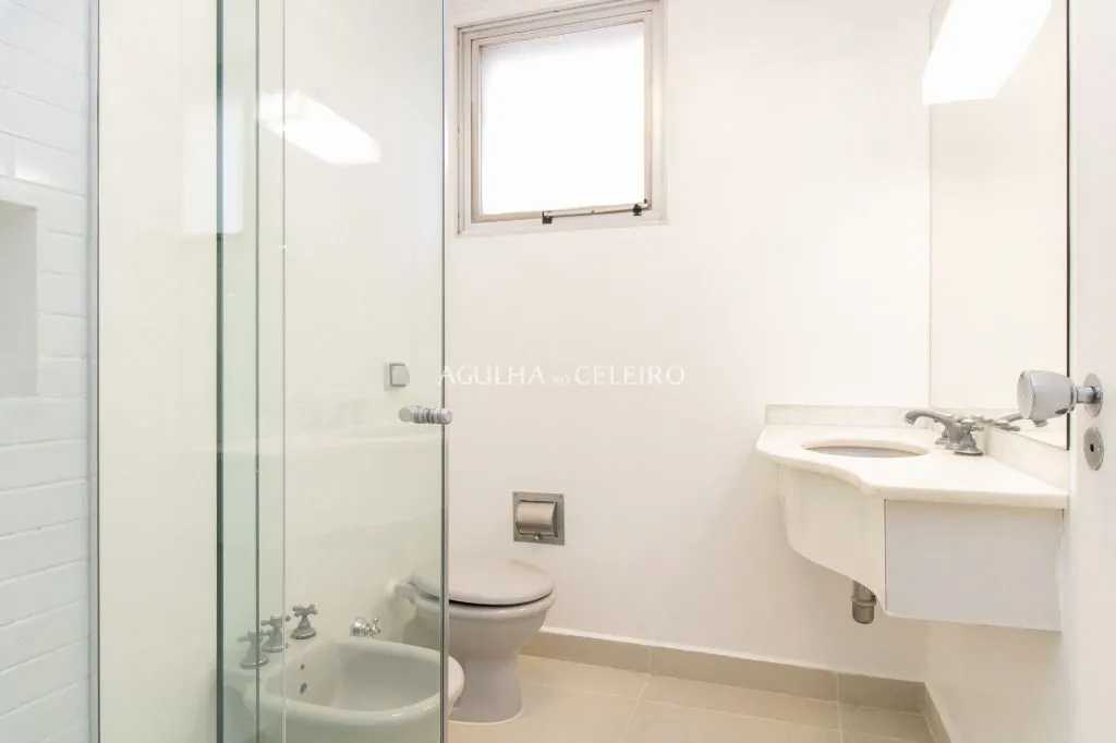 Um delícia de apartamento na parte plana do Jardim América. – AP8504