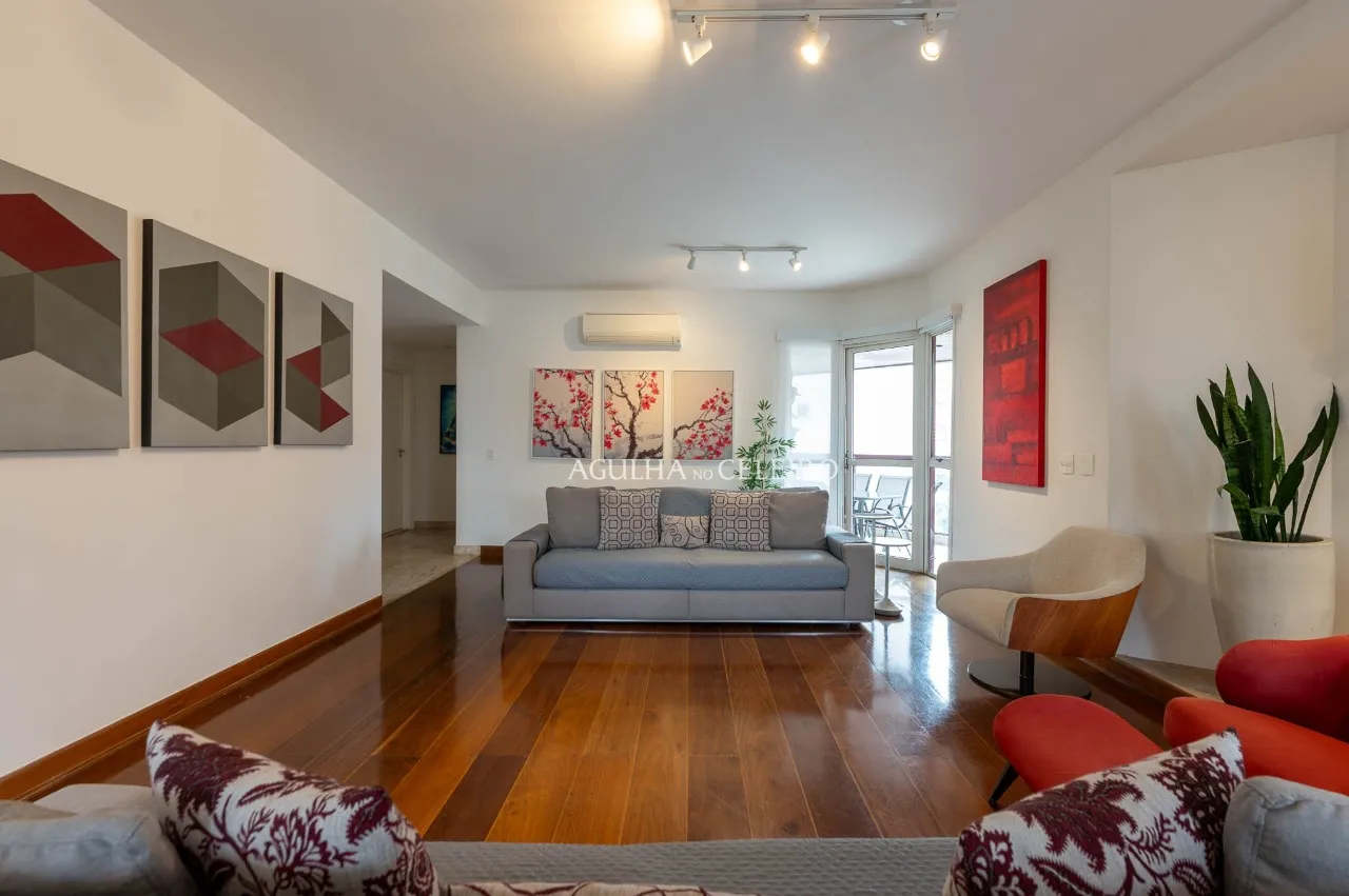 Muito conforto em localização de ouro! – AP8622