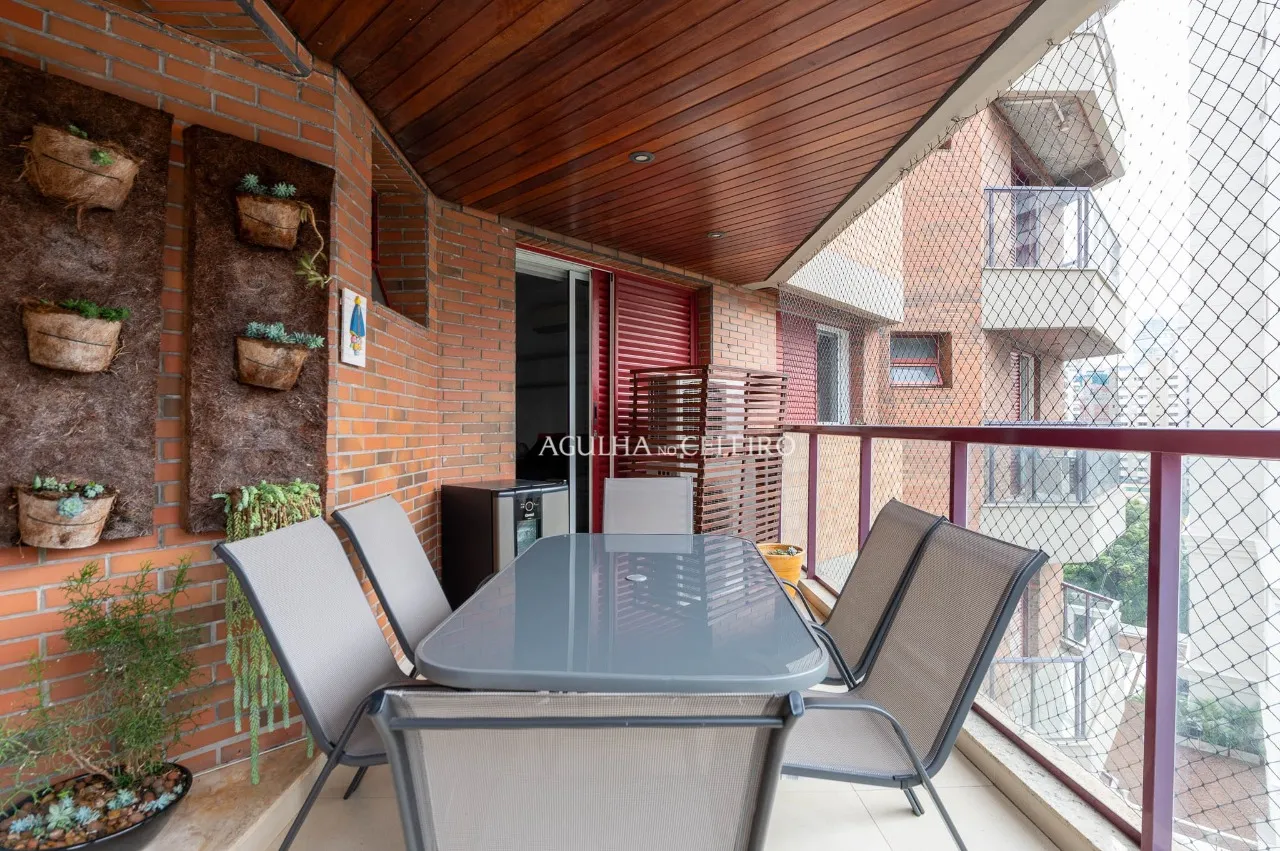 Muito conforto em localização de ouro! – AP8622
