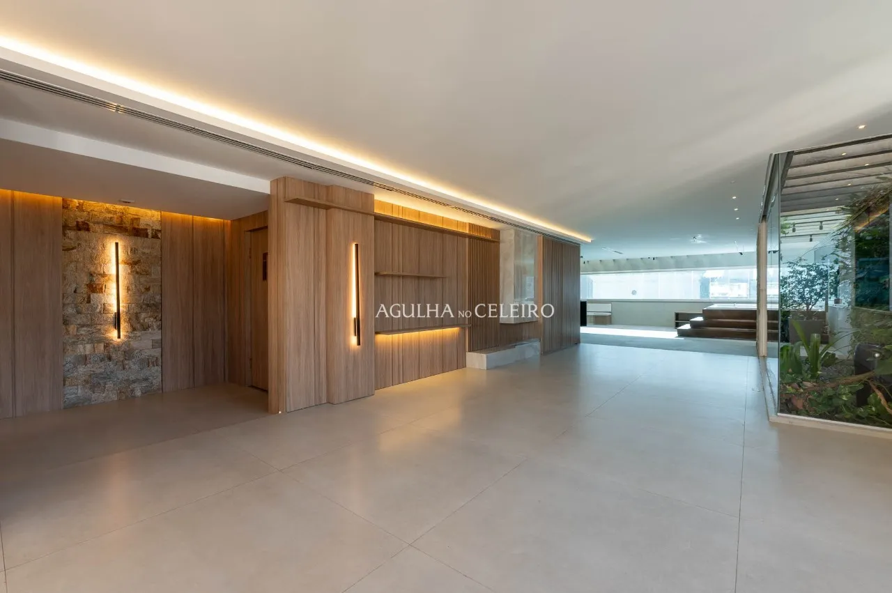 Cobertura duplex com vista aberta e arquitetura de destaque no Jardim Paulista. – CO0780