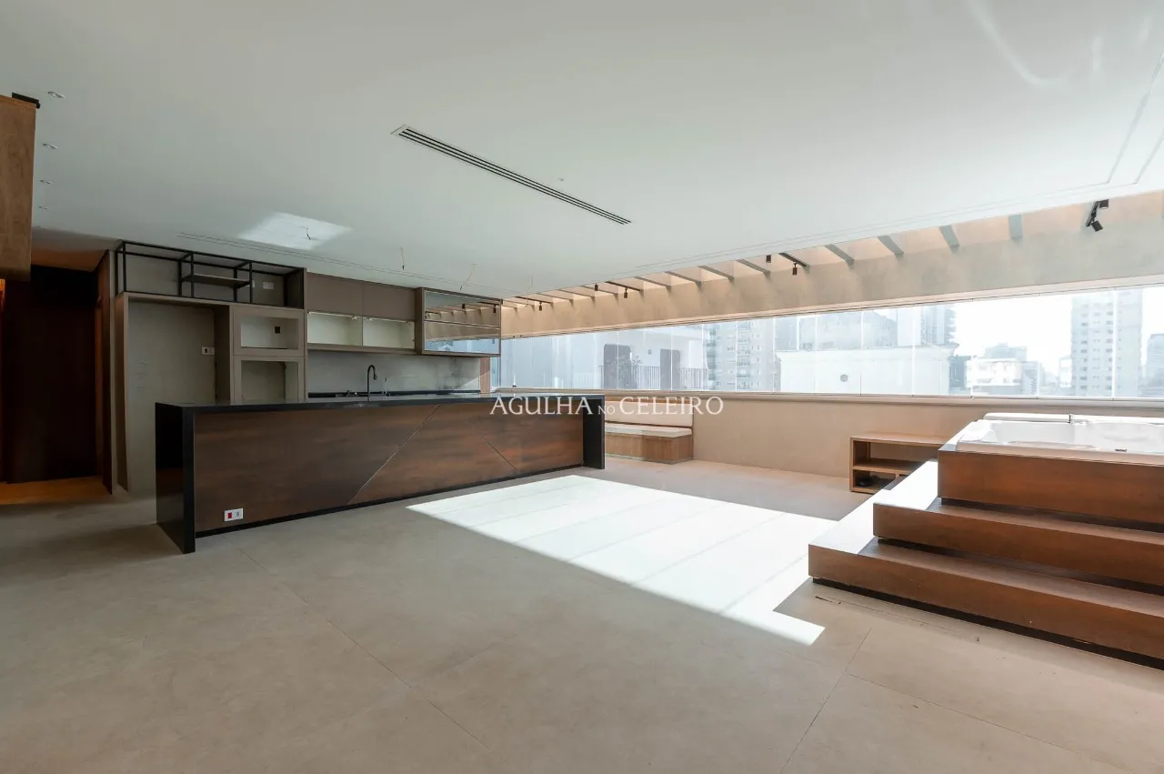 Cobertura duplex com vista aberta e arquitetura de destaque no Jardim Paulista. – CO0780