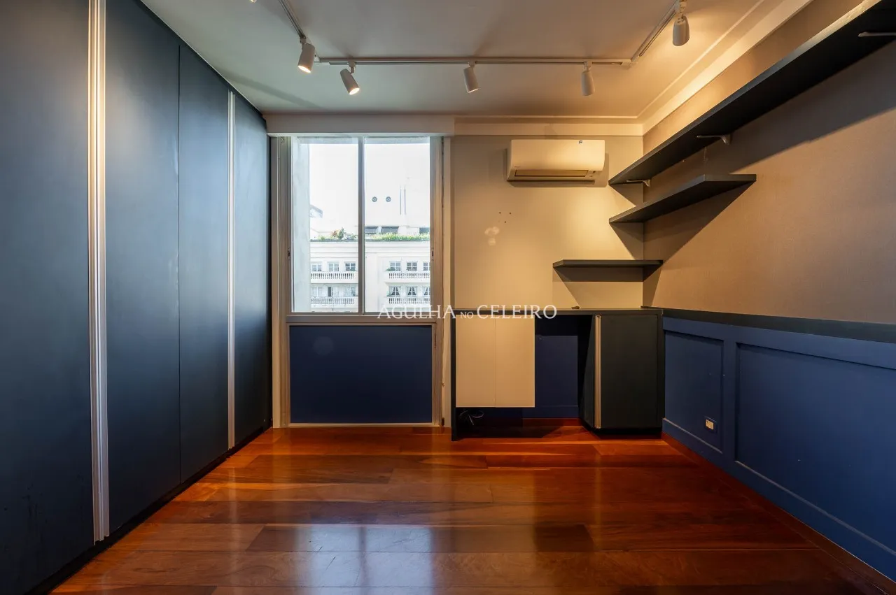 Cobertura duplex com vista aberta e arquitetura de destaque no Jardim Paulista. – CO0780