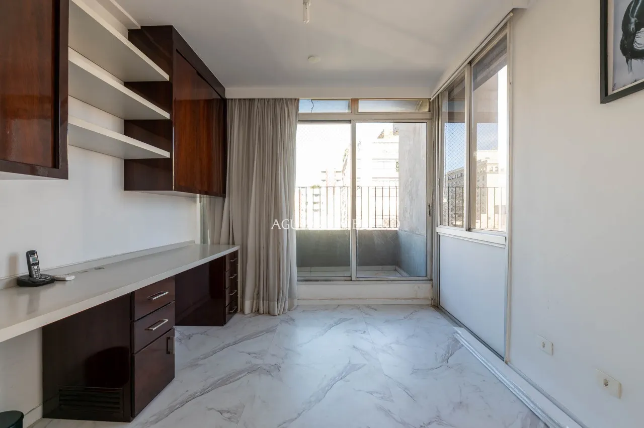 Cobertura duplex com vista aberta e arquitetura de destaque no Jardim Paulista. – CO0780