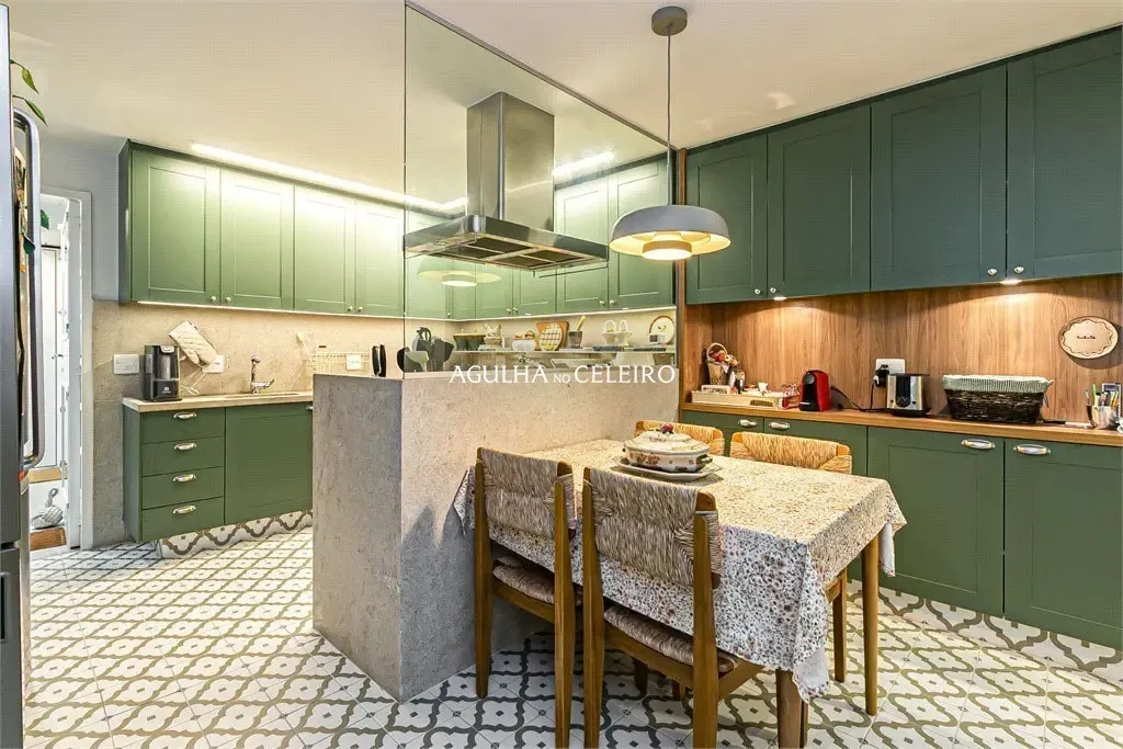 Casa em rua fechada com atmosfera acolhedora e área externa surpreendente na Vila Nova Conceição – 21308