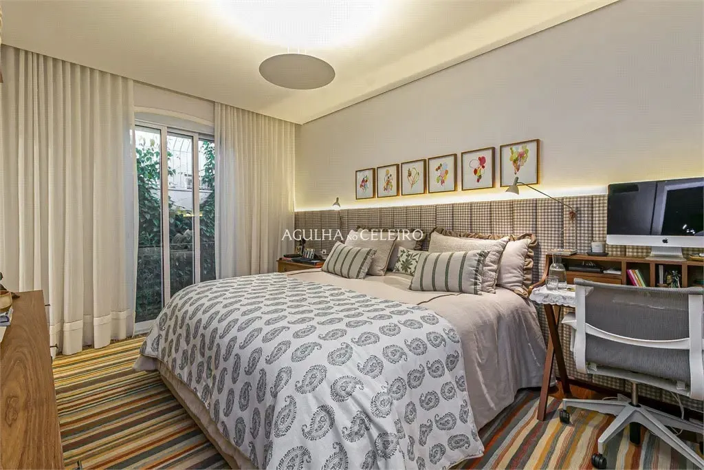 Casa em rua fechada com atmosfera acolhedora e área externa surpreendente na Vila Nova Conceição – 21308