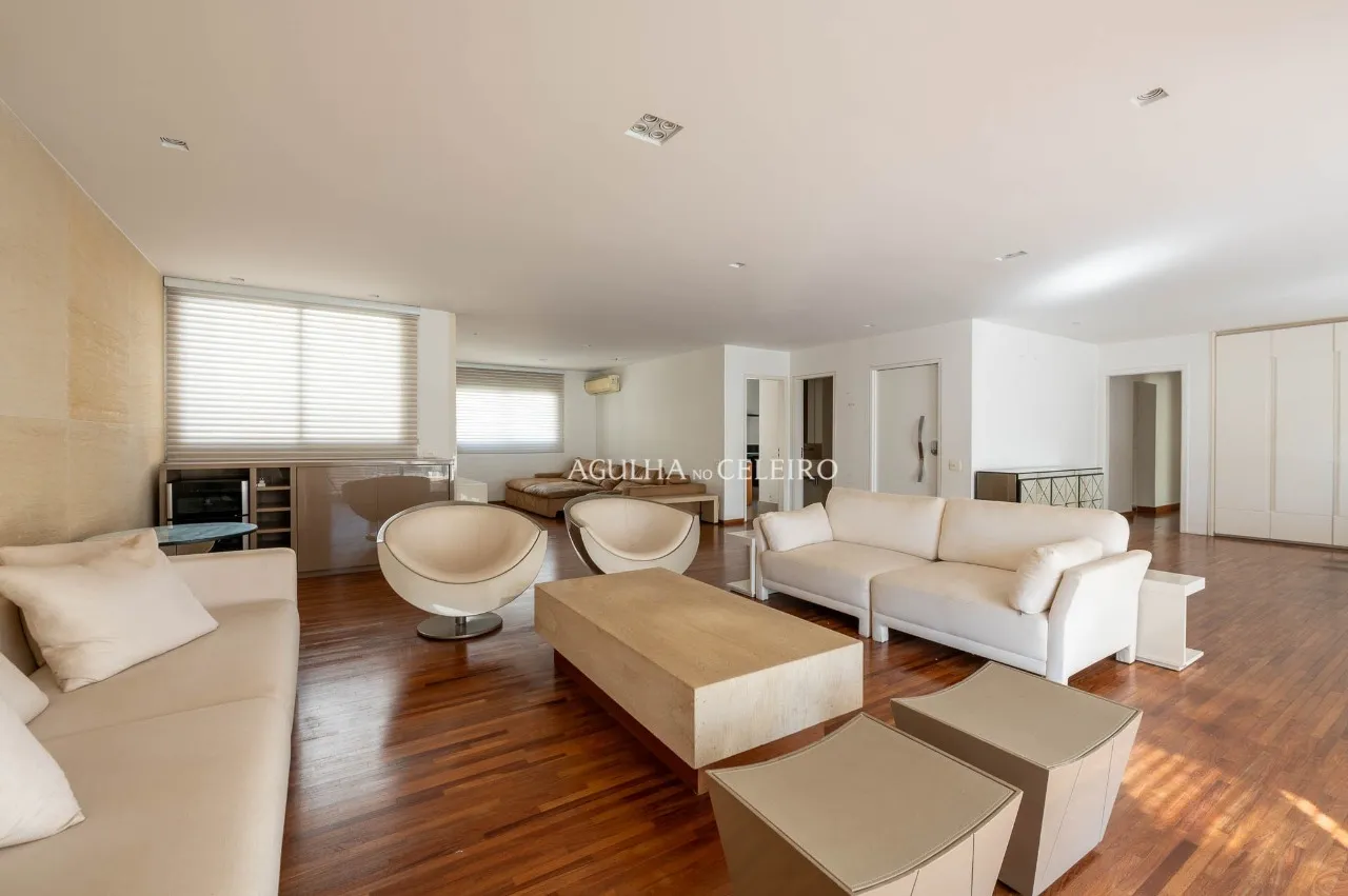 Um clássico do Itaim Bibi, onde elegância, espaço e localização se encontram – 21345