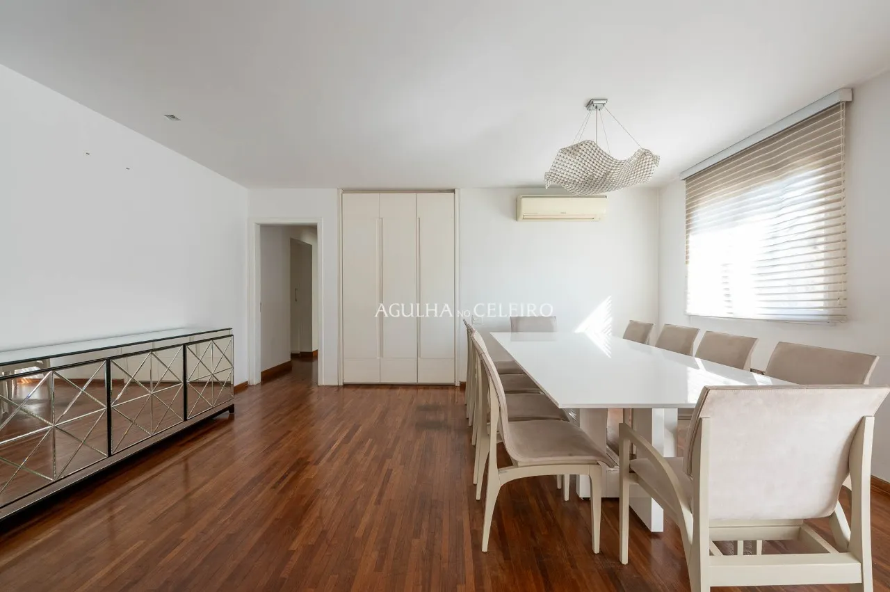 Um clássico do Itaim Bibi, onde elegância, espaço e localização se encontram – 21345