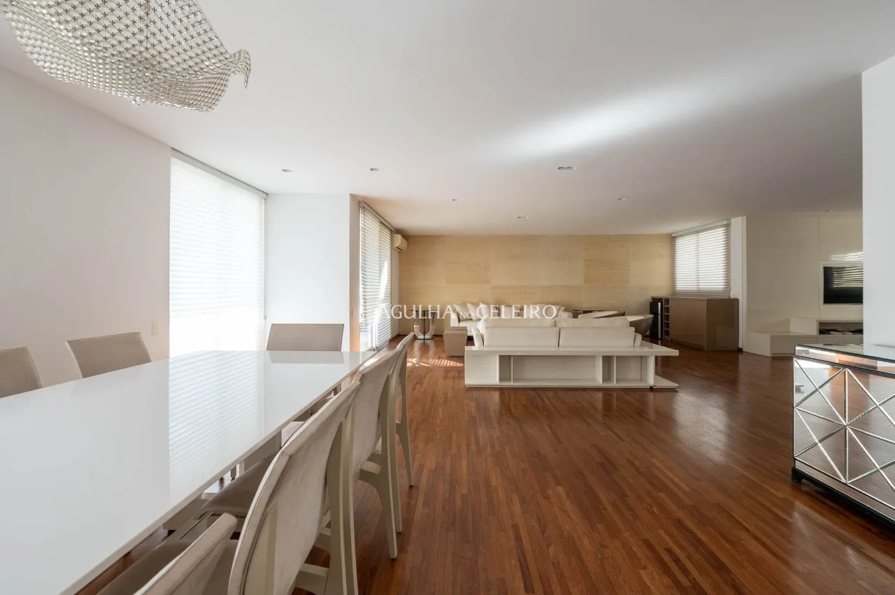 Um clássico do Itaim Bibi, onde elegância, espaço e localização se encontram – 21345