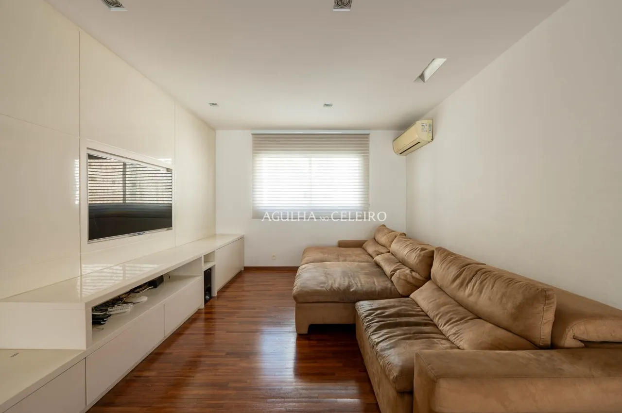 Um clássico do Itaim Bibi, onde elegância, espaço e localização se encontram – 21345